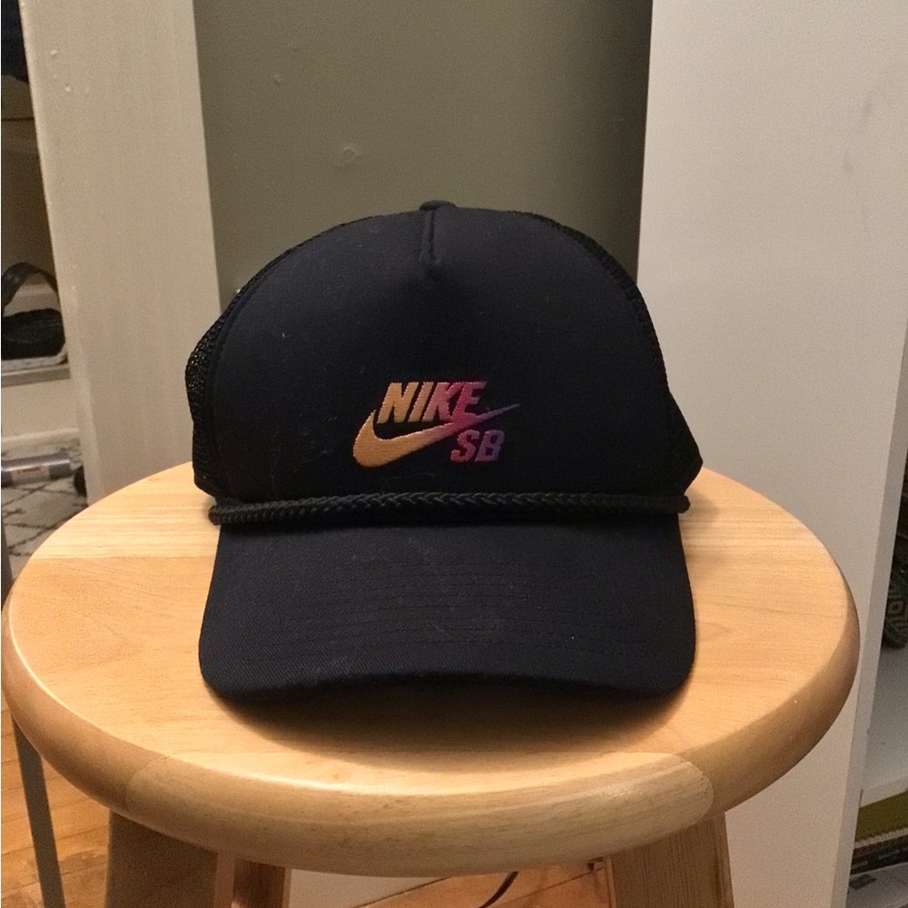 Nike Classic 99 Trucker Hat